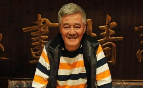 我的老家,就住在这个屯是什么歌?
