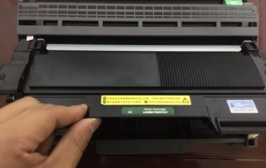 惠普laserjetM1213nf mfp打印机 墨盒怎么更换