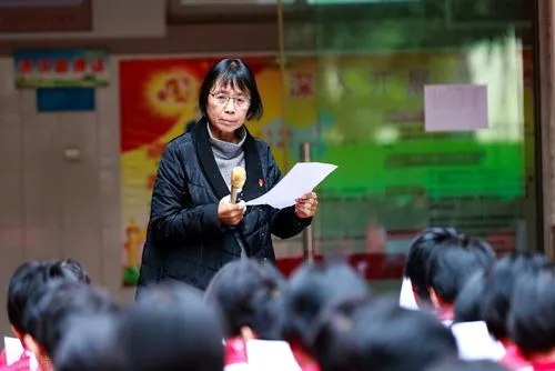 张桂梅学校的校训是什么呢？