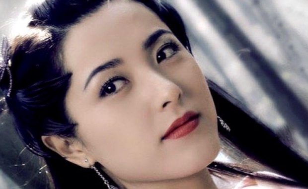 曾来自黎否认隐婚传闻,她是一直都没有结婚吗?