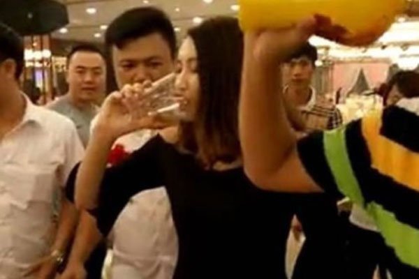 南宁捡尸无打码四草叶价映饭看从散细照片 不自爱的女孩终究是被别人玩坏的