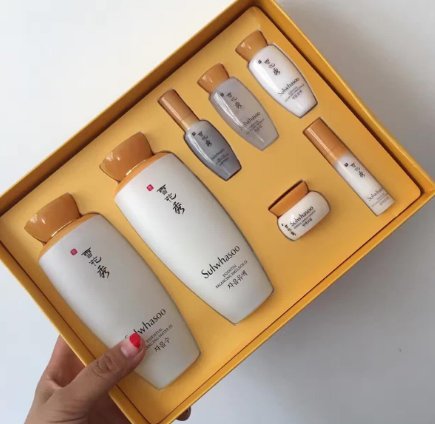 四十岁左右的女性适合哪些护肤品?