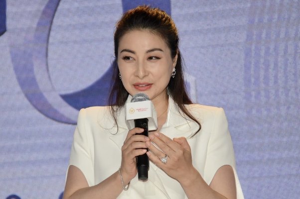 霍启刚前2任一个比一个漂亮,为什么只痴迷普通的郭晶晶?