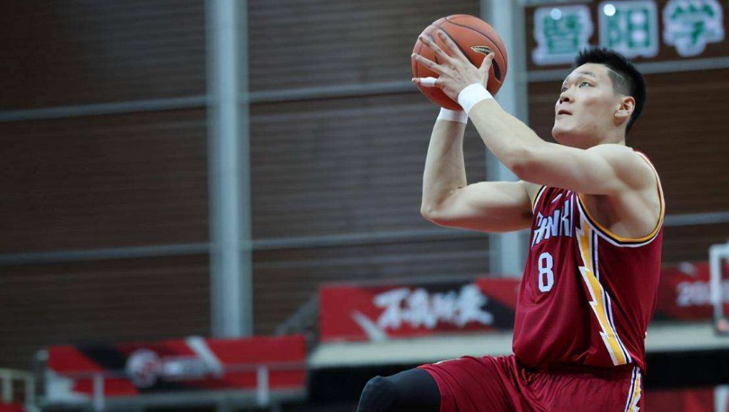 CBA张宁首秀得到22分，你认为他在CBA能成为队伍里的中流砥柱吗？