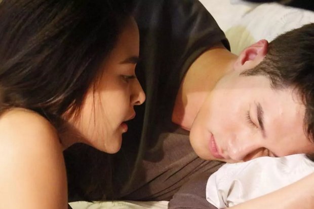 吻戏多到爆的泰剧《不情愿的新娘》大火，此种玛丽苏神剧值得看吗?