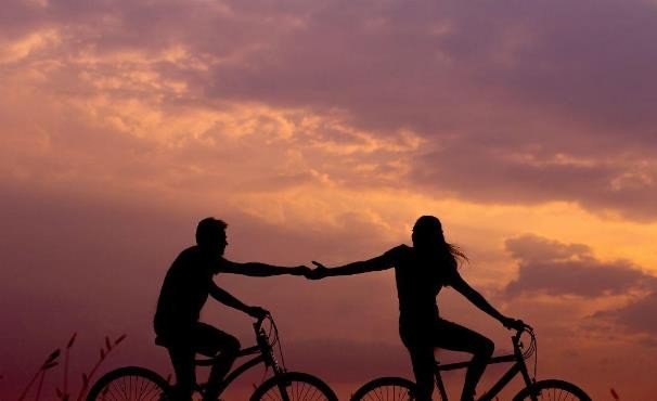 在爱情里，哪四种情感往往是最折磨人，却是最令人念念不忘的？