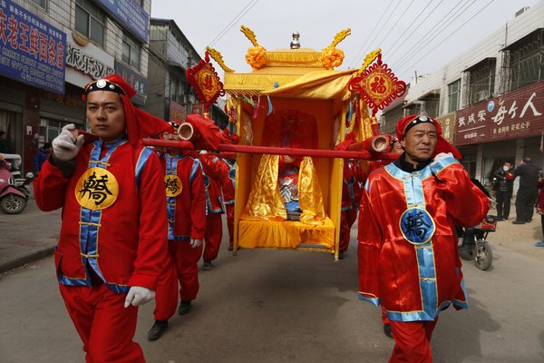民间常说城隍爷，土地爷，那城隍爷如果在我们生活中应会是什么样的官职呢？