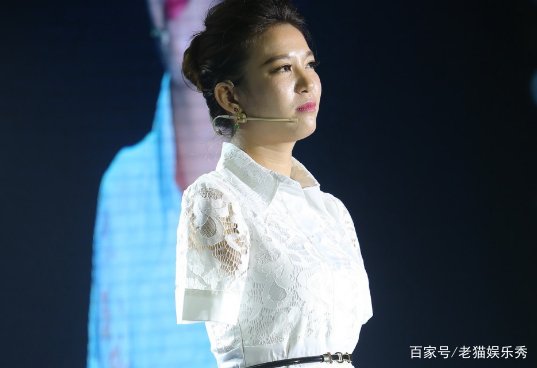 《非诚勿扰》中无臂女嘉宾与男富豪牵手,下台后一秒被甩,她如今怎样了?