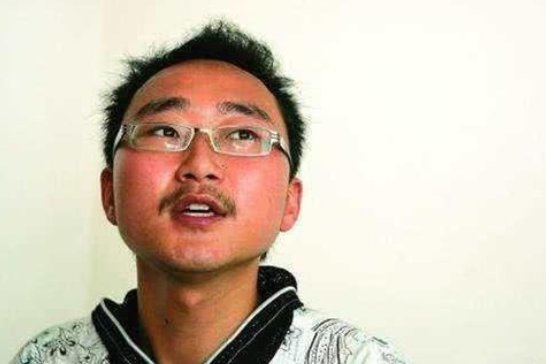 剑走偏锋，高考用甲骨文写作文得8分，被破格录取的考生今何在？