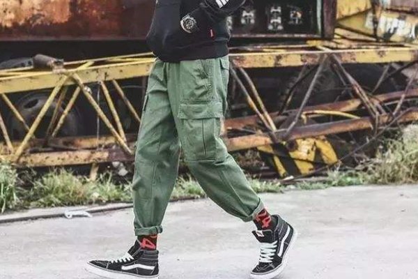 男生“锡纸烫”要怎么穿搭好呢？