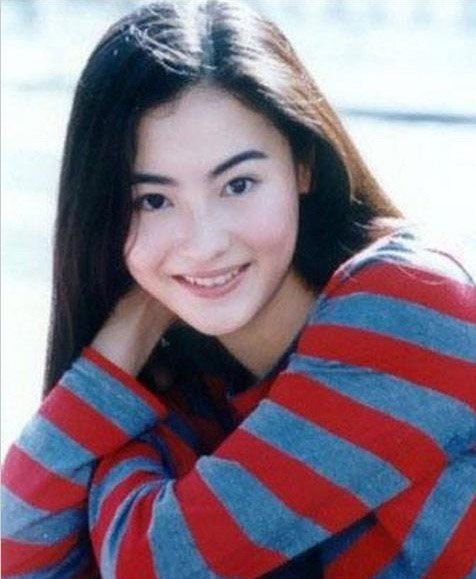 张柏芝现身台湾画油画，如何评价张柏芝这位艺人？