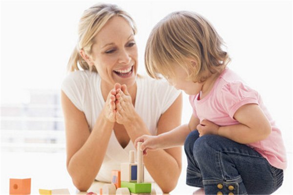 同妈妈爱孩子一样，孩子对妈妈的爱是天生的吗？