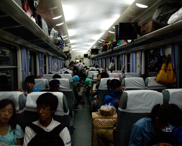 多少岁才可以单独坐火车？