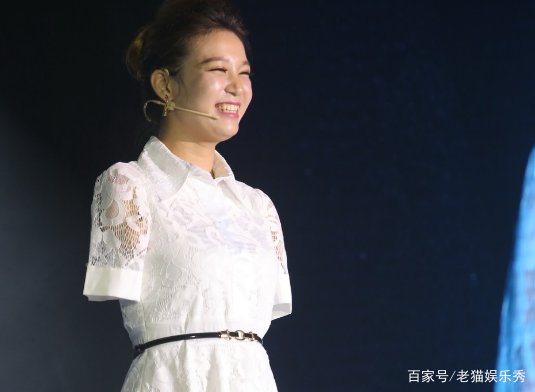 《非诚勿扰》中无臂女嘉宾与男富豪牵手,下台后一秒被甩,她如今怎样了?