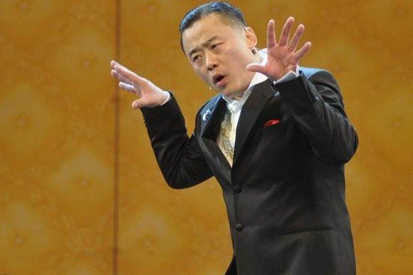 周立波除了老婆胡洁，还有哪些情史？