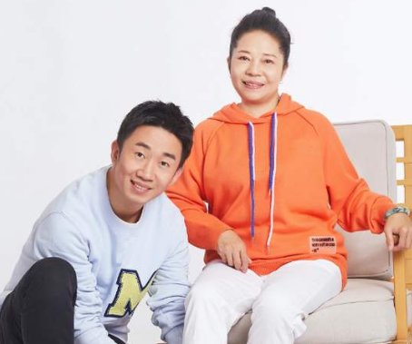 黄子韬以为杨迪妈妈是演员，综艺感十足，明星妈妈也要集体出道吗？