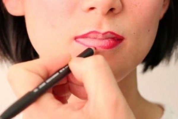 唇笔是用来干什么用的