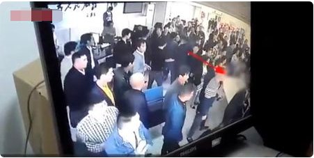 居民选举业委会筹备组遭到了什么人的殴打？