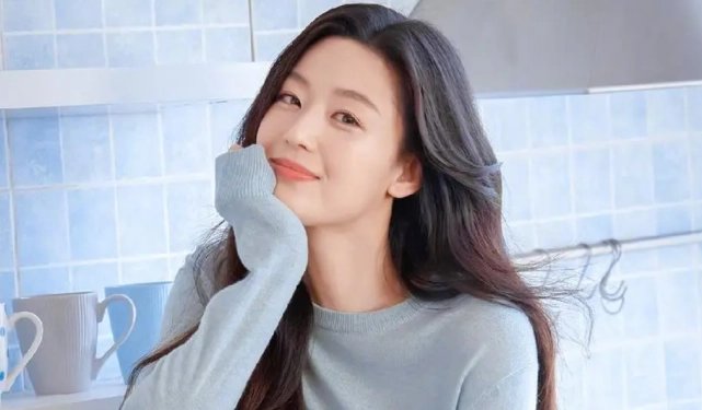 40岁全智贤带儿子喝咖啡，她对孩子有多宠爱？