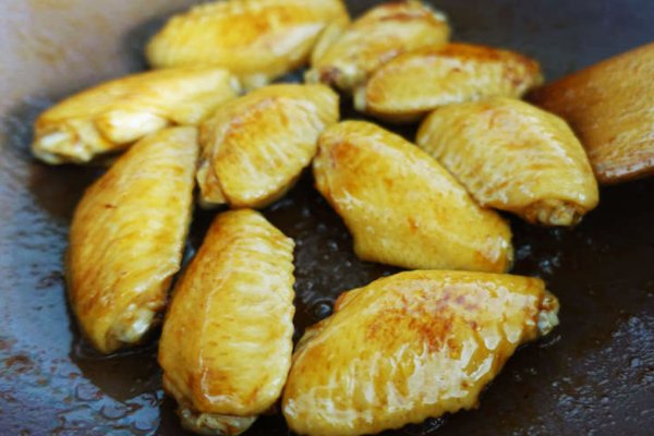 家常红烧鸡翅最简单做法