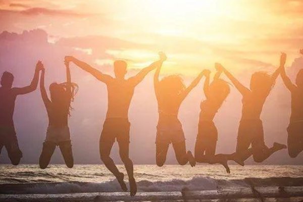 赞美少年有朝气的句子有哪些？