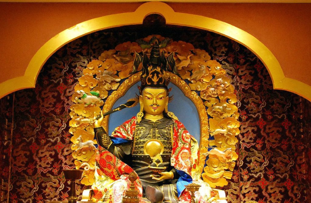 格萨尔王和世界制敌宝珠大王是同一人吗？