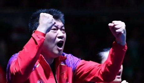 丁宁的下蹲式发球犯规吗？为什么会遭到大量的发球违例判罚？