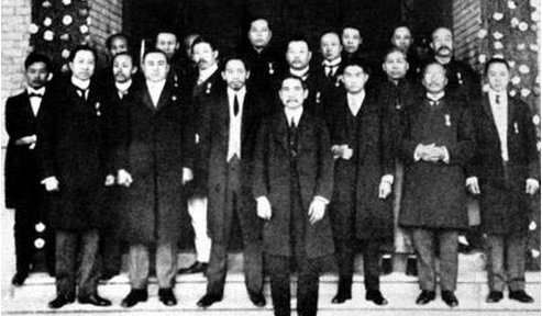 中华民国临时政府成立于哪一年？