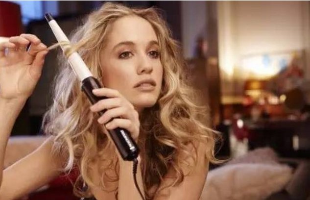 坐飞机可以带卷发棒么