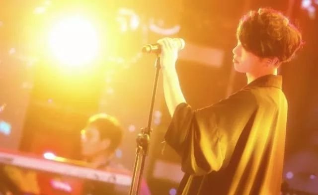 华晨宇的妹妹今年几岁了？她叫什么名字？