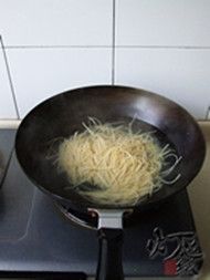 如何做金针菇拌豆腐皮