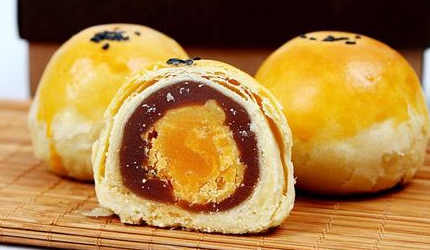蛋黄酥的热量是多少?