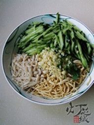 如何做金针菇拌豆腐皮