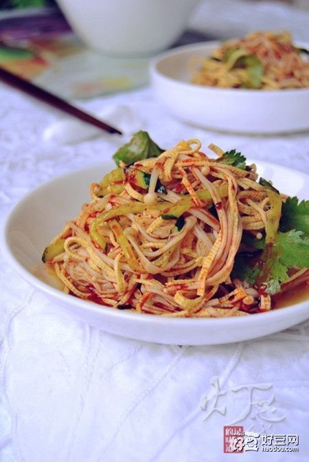 如何做金针菇拌豆腐皮