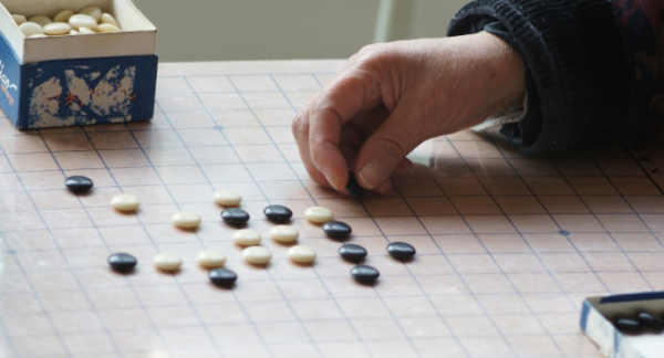 play chess